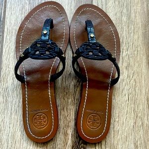 Tori Burch mini Miller Navy Gabriel size 5.5
